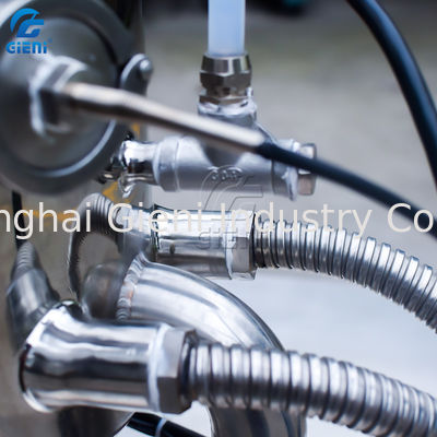 20L溶ける感動的なタンク口紅注ぐ機械手の手動活字合金型