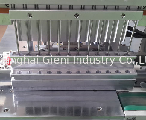 色カバーが付いている口紅のための自動12のノズルのCosemticの充填機