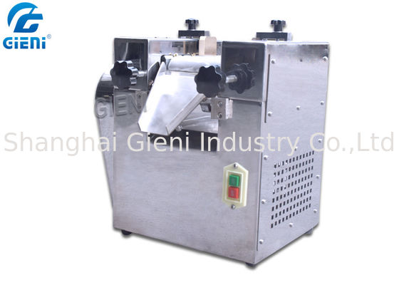 Laboratory Type Cosmetic Filling Machine Lipstick Three Roll Mill Rotate Speed Adjustable