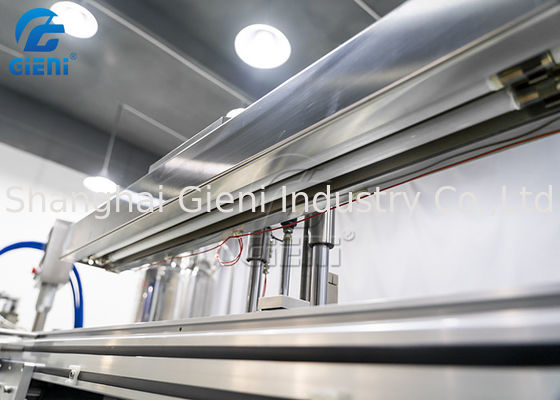 4つのノズルが付いている化粧品の充填機3つの層の50mlのリップ・クリームの棒の