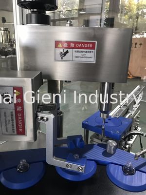 2つのノズルが付いている45pcs/Minマニキュアの満ちるおおう機械