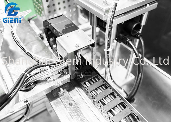 口紅およびリップ・クリームのための10のノズルの熱い充填機