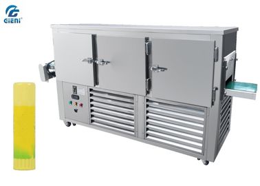 良い価格 機械コンベヤーの冷えるトンネル800kgを作る調節可能な速度のリップ・クリーム オンライン