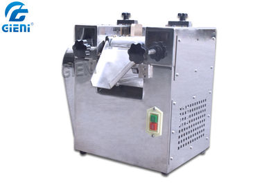 良い価格 Laboratory Type Cosmetic Filling Machine Lipstick Three Roll Mill Rotate Speed Adjustable オンライン